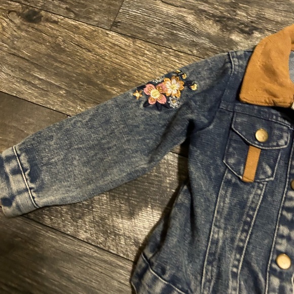 Little Lass Denim Embroidery Flower 
 Denim Jean jacket 24 month Cabochon Snap - Picture 5 of 7